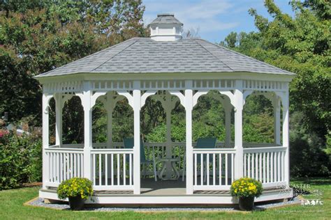 pergola vs gazebo.
